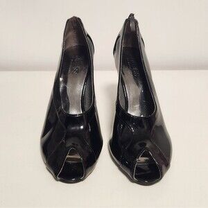 GUESS Black Patent Leather Peep Toe Pump Size 7 Sexy Heels Back Zip Stiletto
